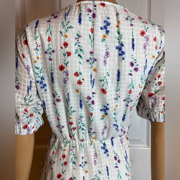 Lauren Conrad ruffled wrap dress size medium - Picture 8 of 9